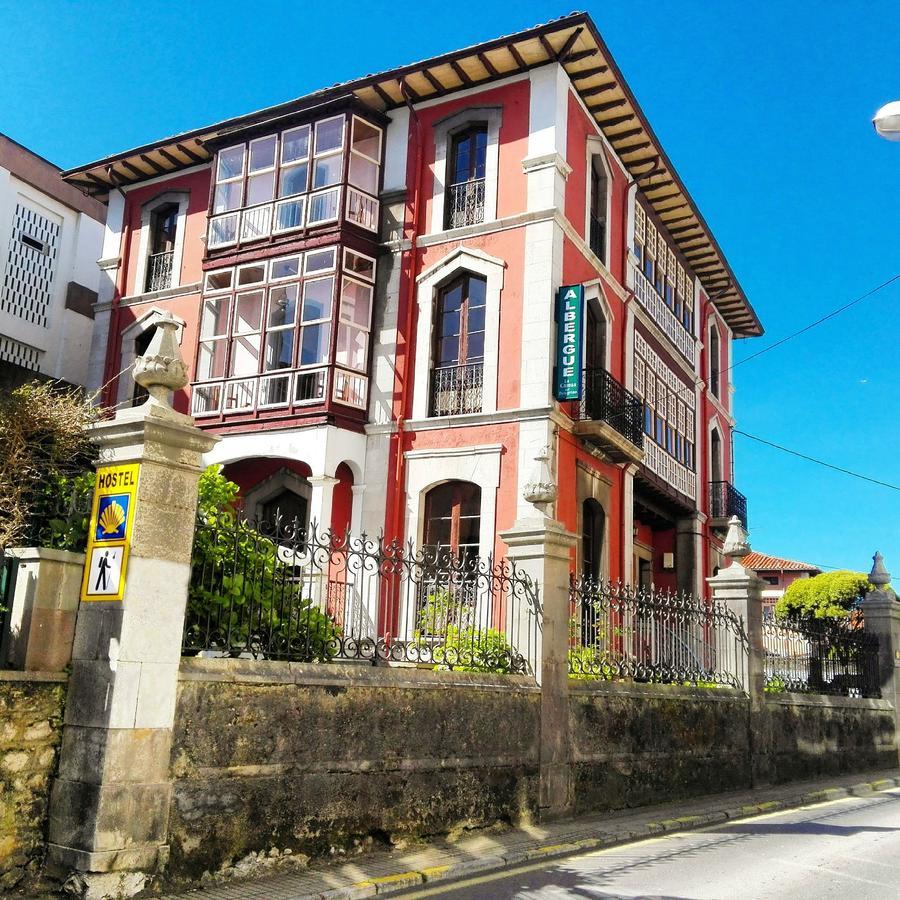 Albergue La Casona Del Peregrino Llanes Ngoại thất bức ảnh